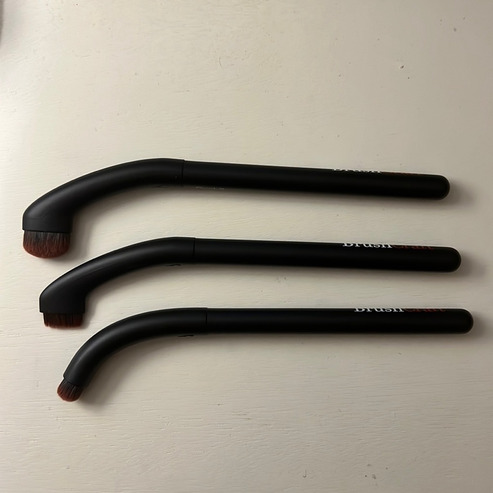 NWOT Set of 3 Artis makeup brushes